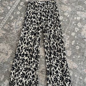 Amuse Society Black and White Floral Pants